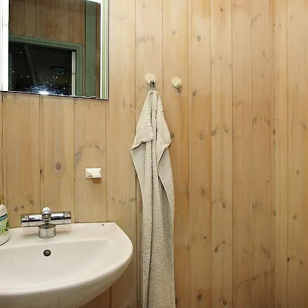 펜션 Three-bedroom Holiday In 6