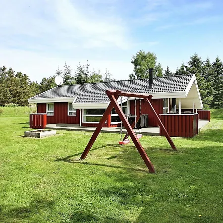 Three-bedroom Holiday In 6