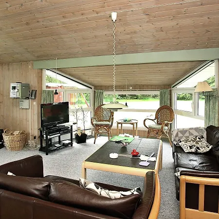 펜션 Three-bedroom Holiday In 6 *